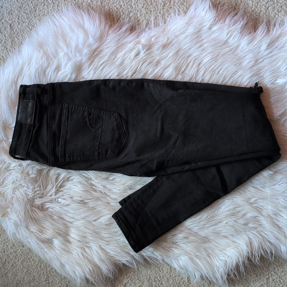 American Eagle Black Distressed Jegging (Junior)